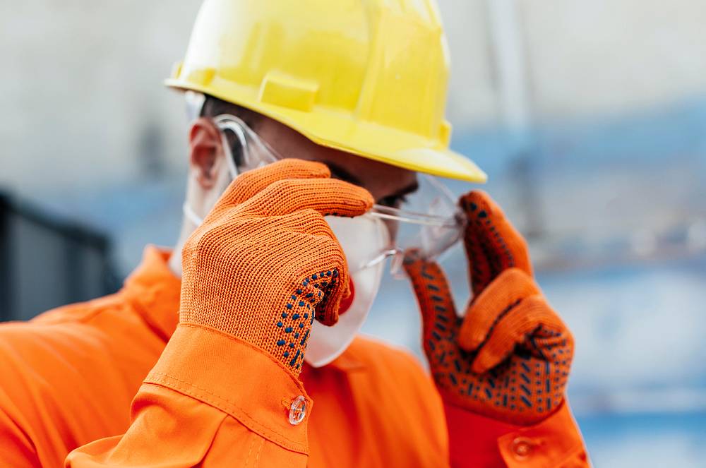 EPI em ambientes externos exige cuidado redobrado