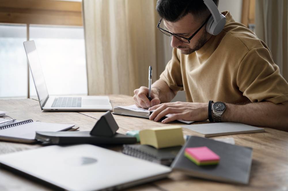 Como estudar para concurso público: 5 técnicas para aumentar as chances de aprovação