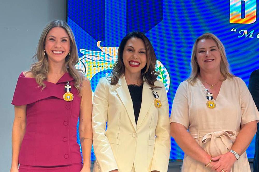 Dra. Graziele Cabral recebe Medalha de Mérito Comunitário Sir Robert Peel por contribuição à paz social em Cuiabá