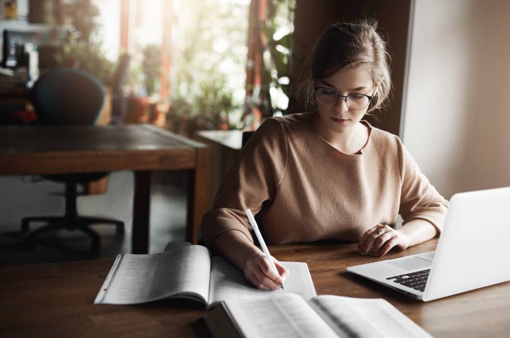 Atenção concurseiro! Confira 16 sites para estudar de graça para concursos públicos