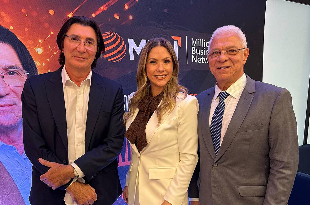 Dra. Graziele Cabral e Janguiê Diniz acompanham palestra sobre relações de trabalho e assédio com Alexandre Agra Belmonte