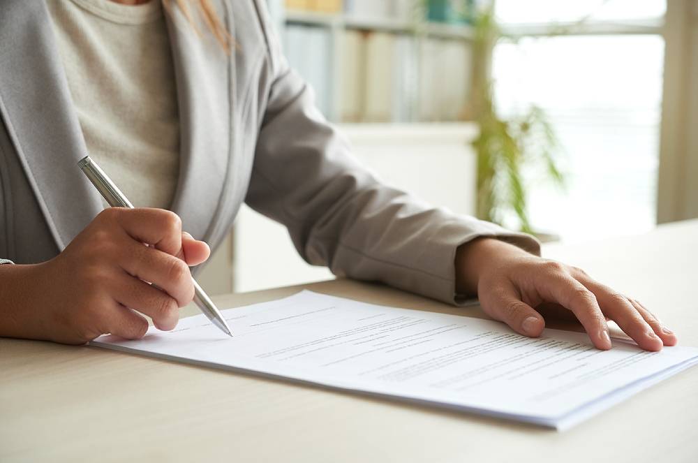 Assinei sem ler: por que entender um documento antes de assinar é tão importante?